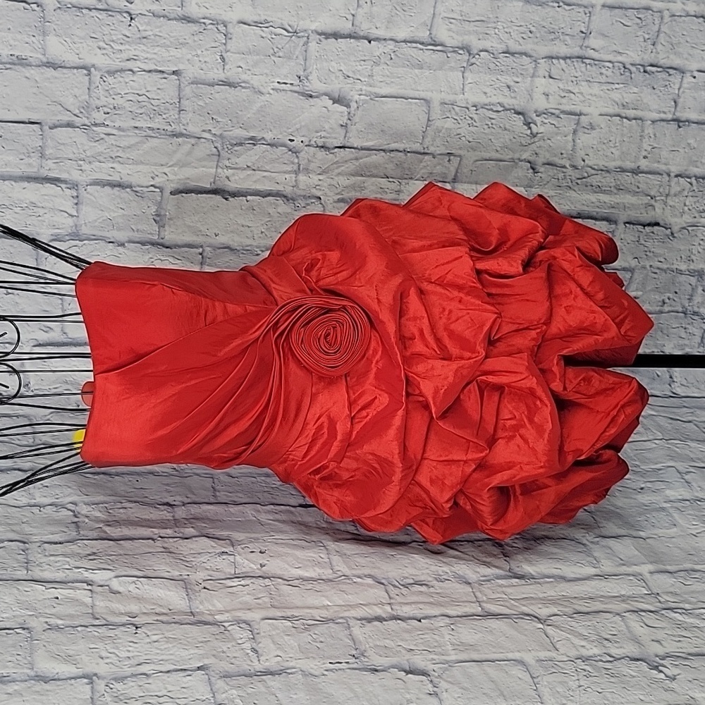 MAY QUEEN CONTOUR Red Ruffled Bubble Hem Rosette Red Prom Dress Size 8
